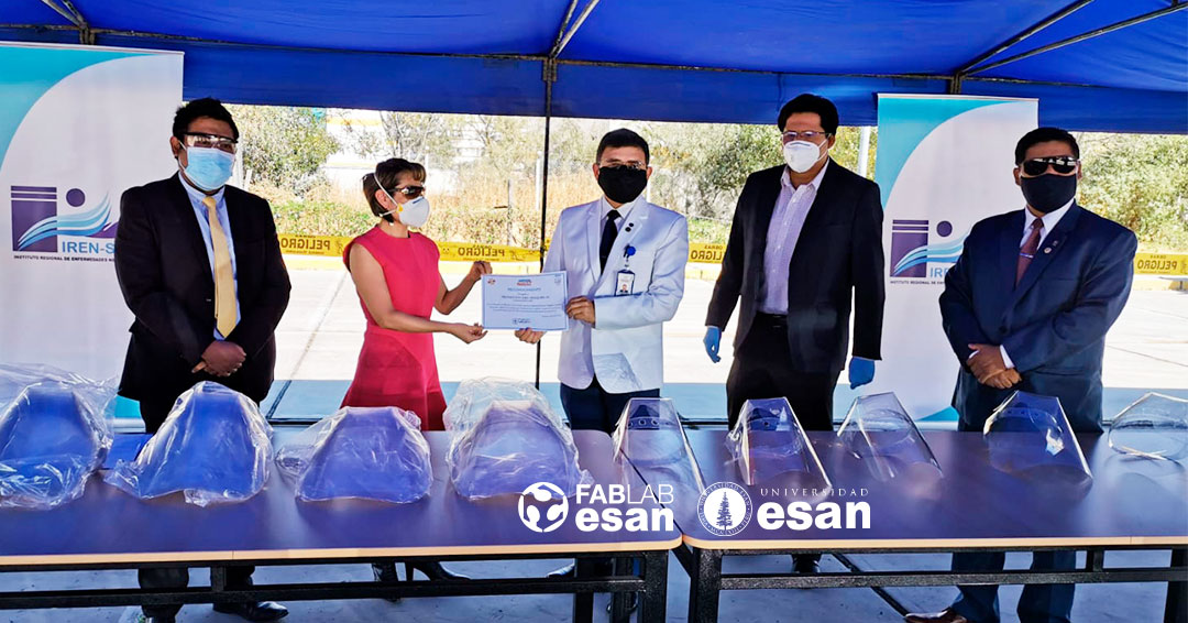 Estudiantes MBA ESAN Arequipa 2020, donan protectores faciales en Arequipa, en la foto IREN-SUR