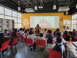 Estudiantes del Colegio Fermín Tangüis descubren la fabricación digital en el Fab Lab Esan